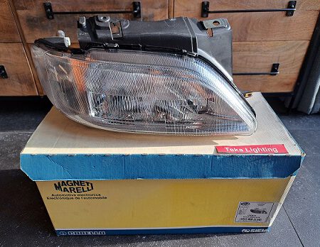 Citroën Xsara / Koplamp / Scheinwerfer / Headlight / Phare / Magneti Marelli LPD641 712375601129 / Rechts