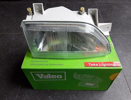 Ford Escort / Orion / Koplamp / Scheinwerfer / Headlamp / Phare / Valeo 084505 / Rechts